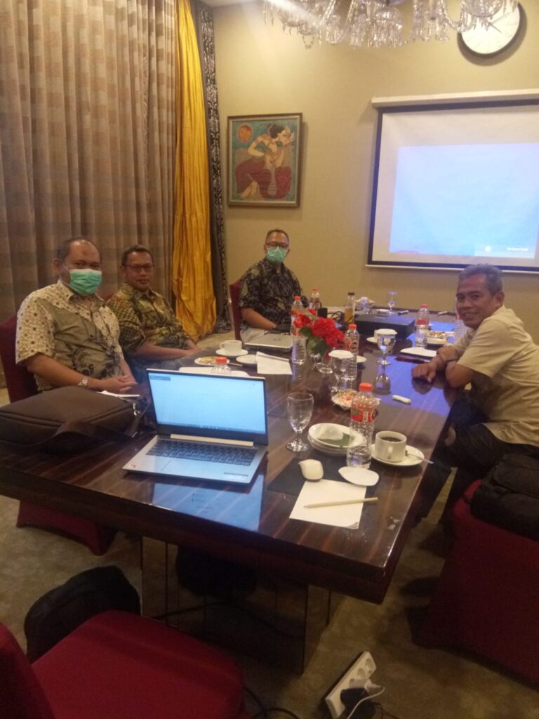 Meeting dengan Manajemen Vila Merah